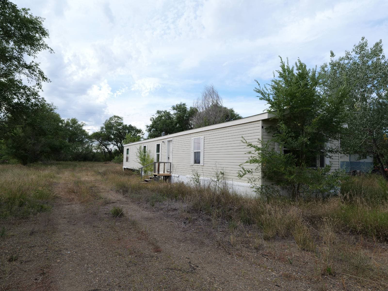 Manufactured home in Fairview, MT 59221